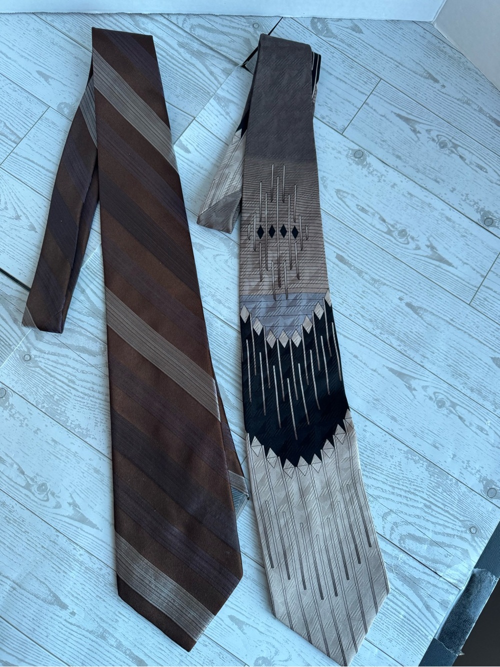 Men's Brown Patterned 100 % Silk Tie - Classic Brown Stripe— 2 ties